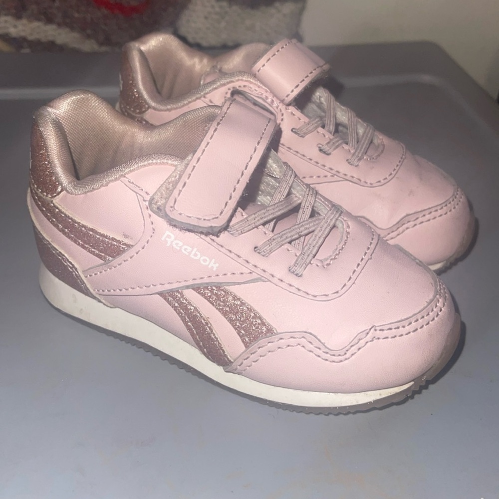 Reebok toddler sneaker size:5